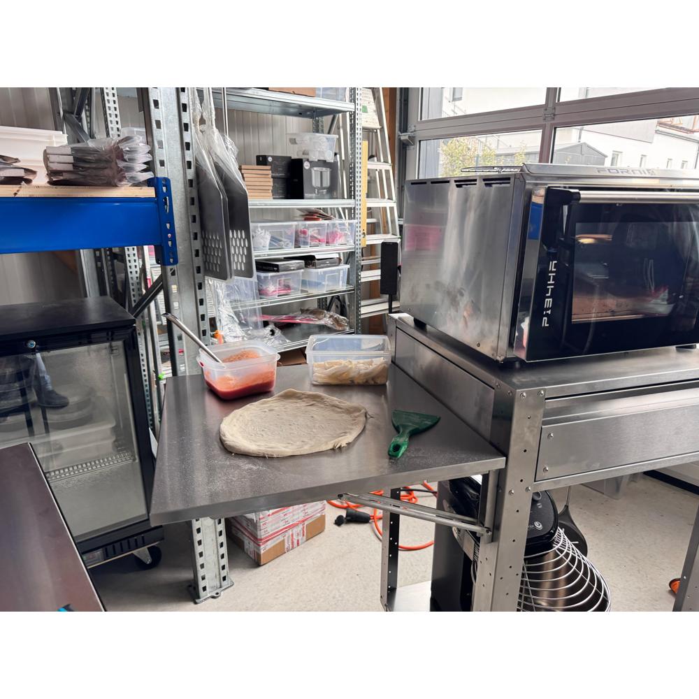 Gast Pizzaofen Tisch fahrbar 60x60x107cm